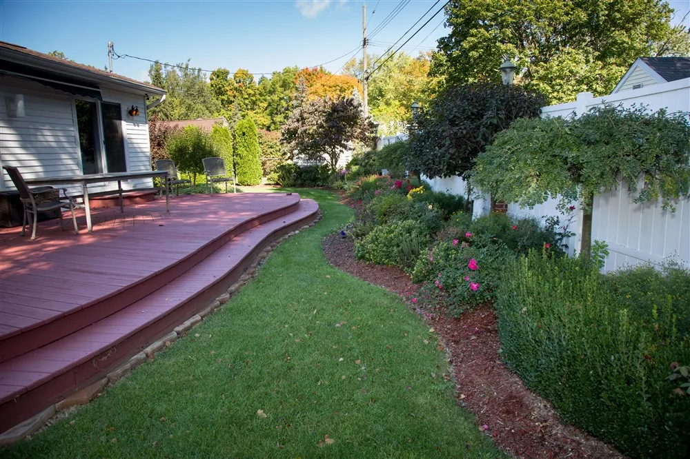 Shrub and mulch install